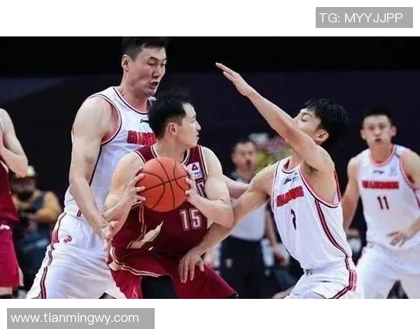 广州足球队以91分稳居联赛积分榜首位展现强劲实力